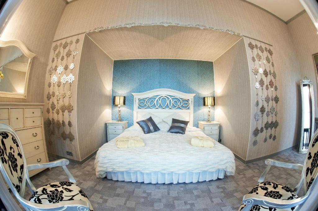 Baden-Baden Hotel Харков Стая снимка