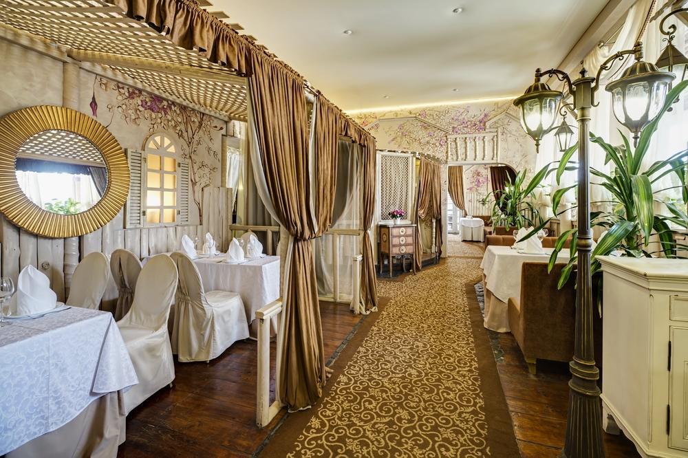 Baden-Baden Hotel Харков Екстериор снимка