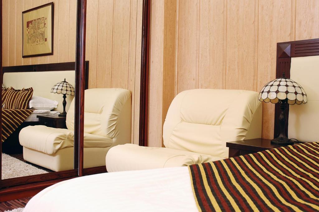 Baden-Baden Hotel Харков Екстериор снимка